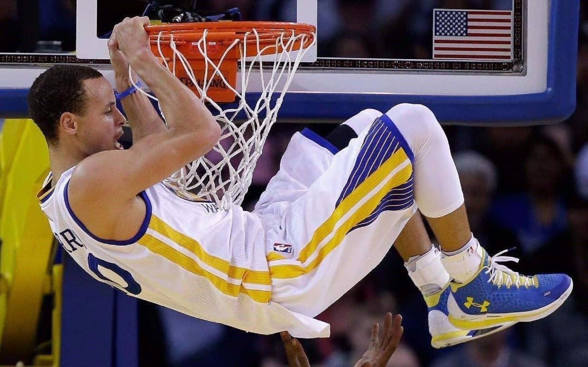 爵士前锋登上《时代》封面，代表NBA绿色倡议，爵士时代男装